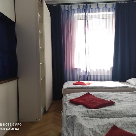 Apartment Maximilian Братислава Экстерьер фото