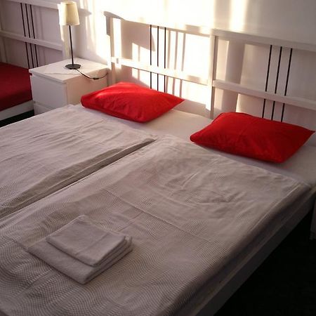 Apartment Maximilian Братислава Номер фото