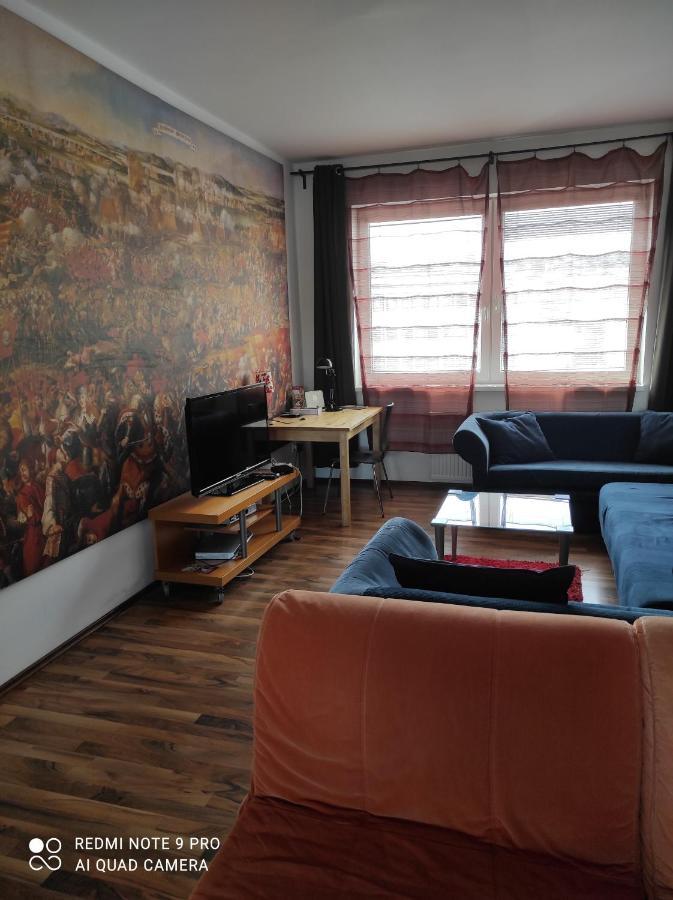 Apartment Maximilian Братислава Экстерьер фото
