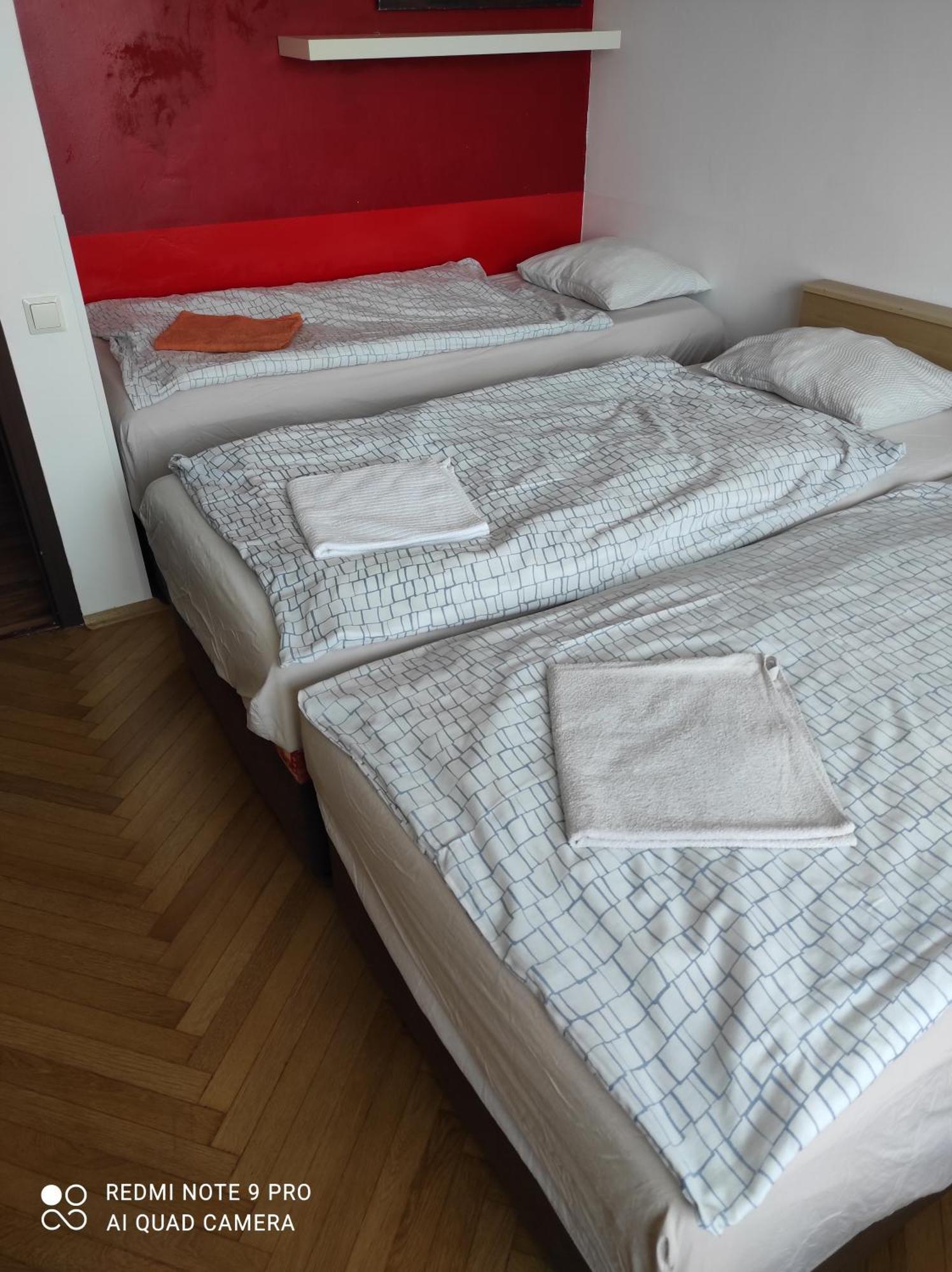 Apartment Maximilian Братислава Экстерьер фото