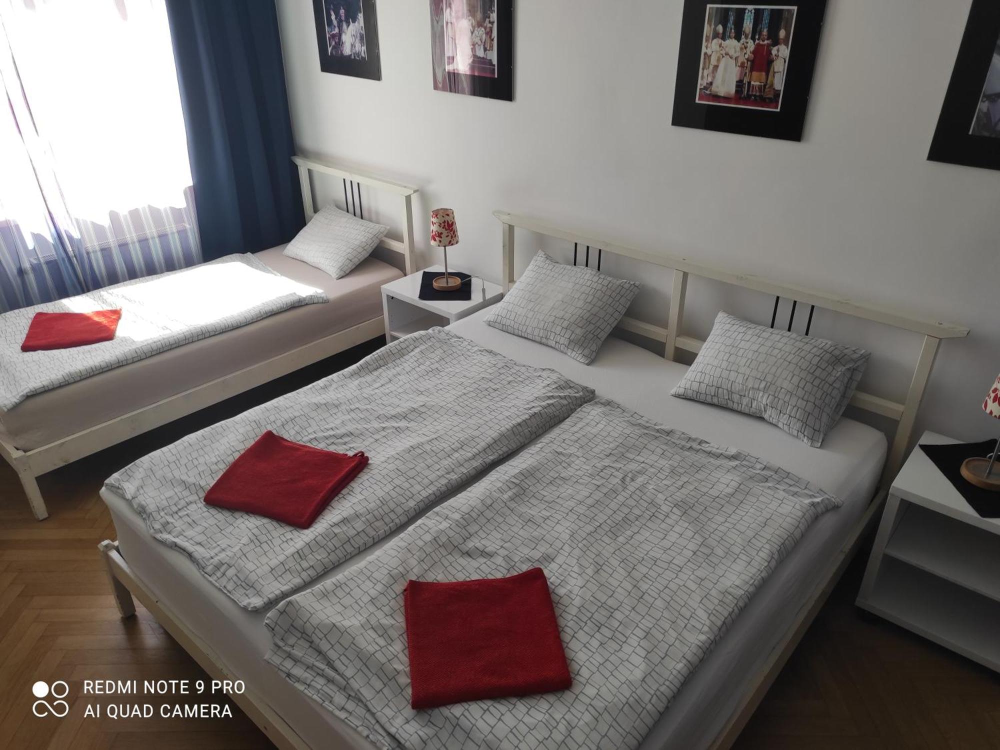 Apartment Maximilian Братислава Экстерьер фото