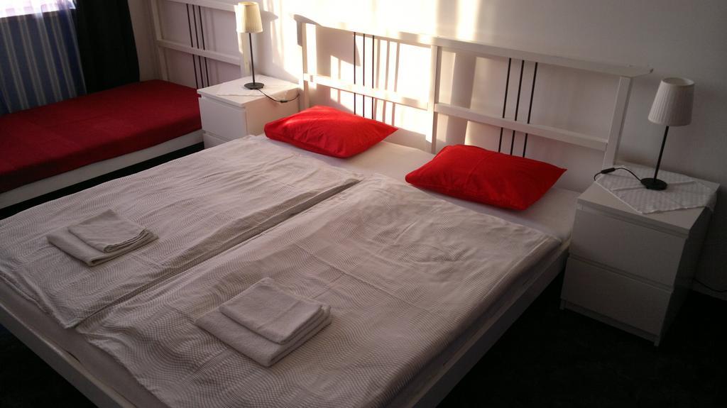 Apartment Maximilian Братислава Номер фото