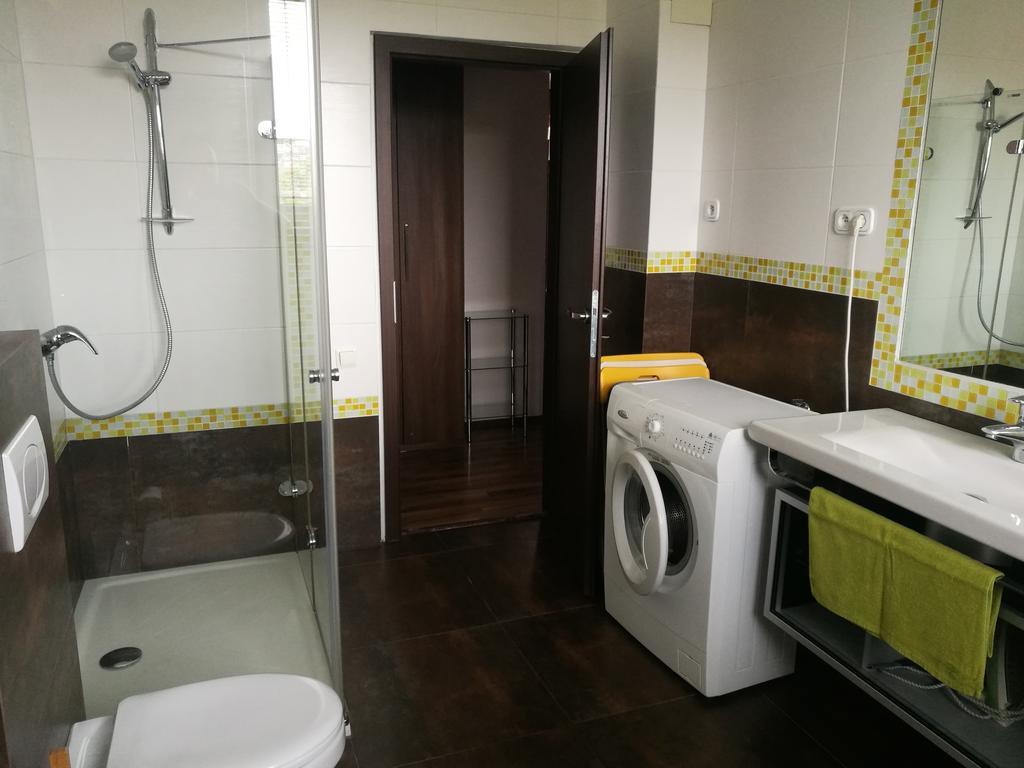Apartment Maximilian Братислава Экстерьер фото