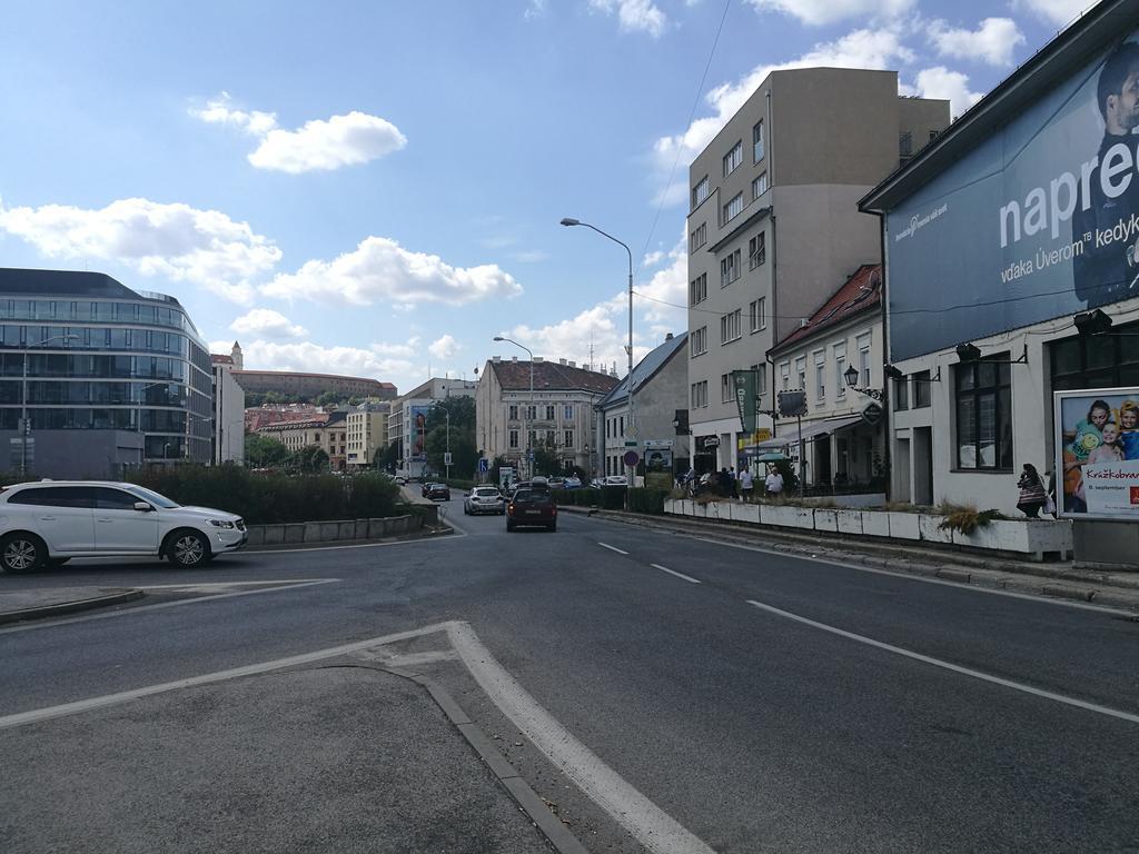 Apartment Maximilian Братислава Экстерьер фото