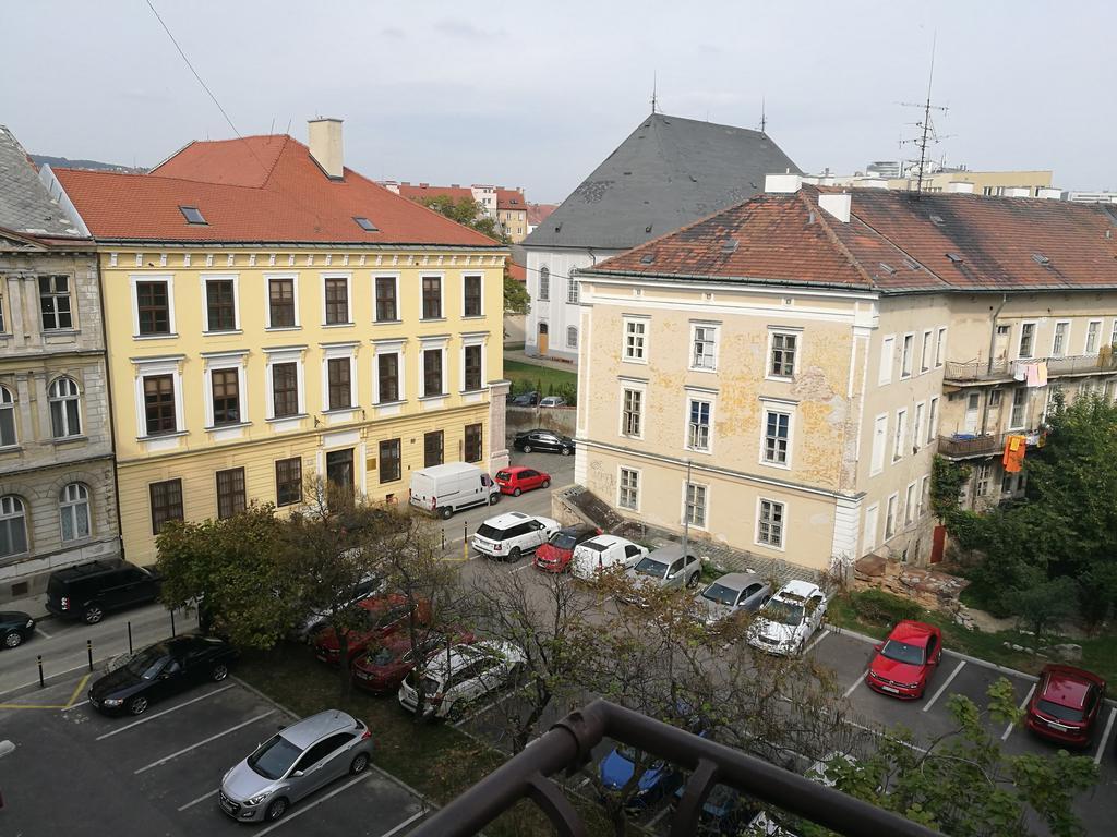 Apartment Maximilian Братислава Экстерьер фото